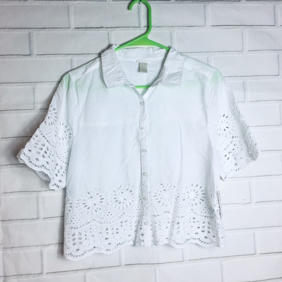 Forever 21 Tops - NWT Forever 21 white cropped cotton crochet shirt